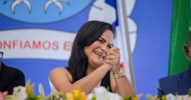 Artigo: Após rompimento, Débora faz limpa e exonera aliados de Tenóbio da prefeitura