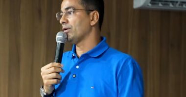 Artigo: Servidores de Ribeira do Pombal seguem sem receber salário; prefeito ignora situação