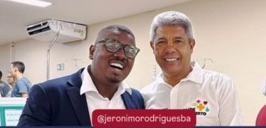 Artigo: Pancadinha vai a evento com Jerônimo e liga alerta na oposição, diz site