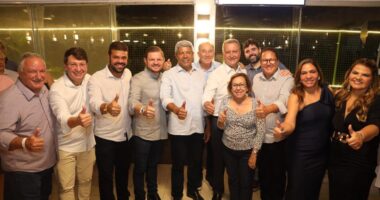 Artigo: Jerônimo Rodrigues reúne exército de prefeitos durante jantar em Itabuna