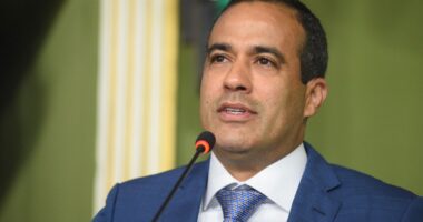 Artigo: MP-BA recomenda que Bruno Reis garanta alimentação de alunos em meio a greve dos professores