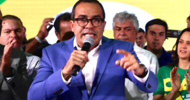 Artigo: Ignorados por Bruno Reis, professores de Salvador podem parar a qualquer momento