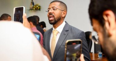 Artigo: Candeias vai pagar R$ 130 mil por show da banda Seresta do Rasta no São João