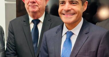 Artigo: Em Feira, ACM Neto minimiza aproximação de Zé Ronaldo com Jerônimo