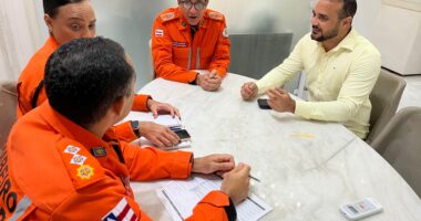 Artigo: Capitão Alden participa de reunião com Comandante-Geral dos Bombeiros