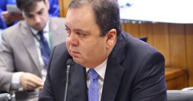 Artigo: Desejando vaga, Elmar ganha concorrente do União Brasil por vaga no TCU