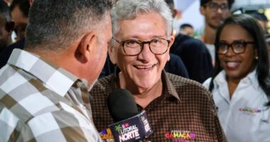 Artigo: Caetano impõe constrangimento a Bruno e Débora ao pagar o piso aos professores de Camaçari