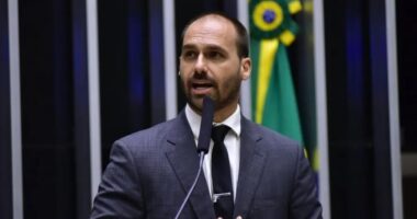 Artigo: Eduardo Bolsonaro diz que trabalha contra negociação de senadores com os EUA