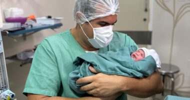 Artigo: Pai com deficiência visual acompanha o parto da filha por meio de narração sensível no Hospital Santo Amaro