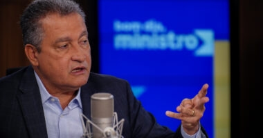 Artigo: Rui Costa tem ligação tensa com Cláudio Castro após operação no Rio, diz site