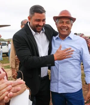 Artigo: Prefeito abandona ACM Neto e diz que Jerônimo é o “melhor governador do Brasil”