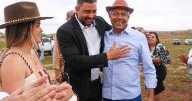 Artigo: Prefeito abandona ACM Neto e diz que Jerônimo é o “melhor governador do Brasil”