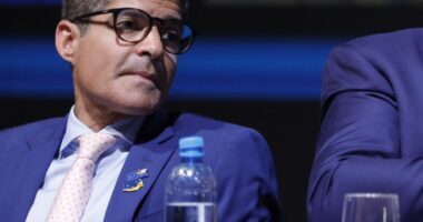 Artigo: Aliados de ACM Neto impõem constrangimento público a ele com a PEC da Blindagem