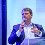 Artigo: Tarcísio é menos rejeitado que Lula e família Bolsonaro, aponta pesquisa