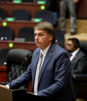 Artigo: Flávio posta vídeo onde Bolsonaro diz que foi traído após condenação no STF
