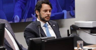 Artigo: Negromonte Jr. diz que foi “enganado” após voto pela PEC da Blindagem