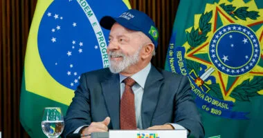 Artigo: Lula confirma que vai vetar PL que reduz pena de Jair Bolsonaro