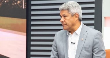 Artigo: Jerônimo cobra que ACM Neto se posicione sobre PEC da Blindagem