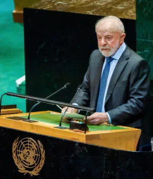 Artigo: Pesquisa diz que Lula saiu mais forte após encontro com Trump na ONU