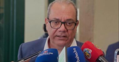 Artigo: Muniz pode ser candidato a deputado no lugar do filho, diz site