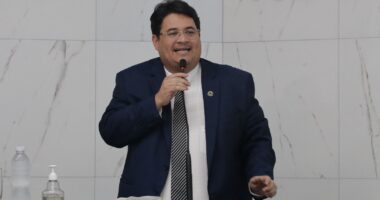 Artigo: Após escândalo que envolve ex-prefeito Elinaldo, Tagner cobra explicações sobre destinação dos R$45 milhões de “emendas pix” para Camaçari