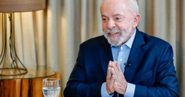 Artigo: Em ligação, Lula faz convite para encontro com Donald Trump no Brasil