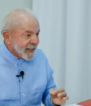 Artigo: Lula vai pra cima e chama Jair Bolsonaro de “praga” que governou o Brasil