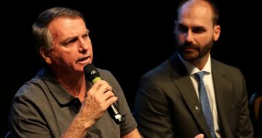 Artigo: Família Bolsonaro lidera rejeição para presidência em 26, diz pesquisa