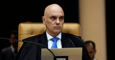 Artigo: Moraes e Dino votam por manutenção de prisão preventiva contra Jair Bolsonaro