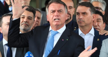 Artigo: Defesa de Bolsonaro critica decisão de Moraes sobre transferência