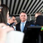 Artigo: O Globo: próximo da Papuda, Bolsonaro diz a aliados que está sendo “perseguido”
