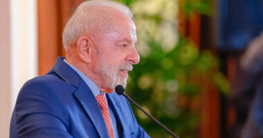 Artigo: Lula manda recado a Bolsonaro e diz que direita não voltará a governar o Brasil