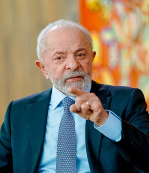 Artigo: Para o UOL, Lula defende mandato fixo para ministros do Supremo Tribunal Federal