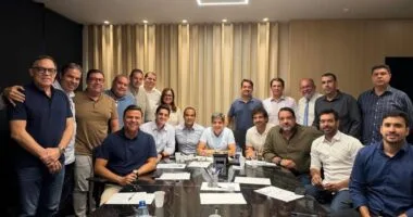 Artigo: Em reunião, ACM Neto abandona Caiado e diz que ele deve deixar o União Brasil