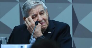 Artigo: PGR pede que Supremo transfira Augusto Heleno para prisão domiciliar