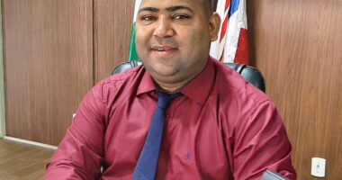 Artigo: Vereador tem mandato cassado por compra de votos em Eunápolis