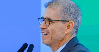 Artigo: Na última reunião do ano, Sidônio faz balanço e orienta ministros para 2026