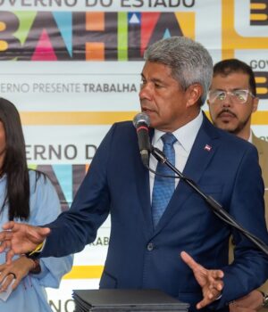 Artigo: Jerônimo dispara contra Bolsonaro e diz que ex-presidente “destruiu a política”