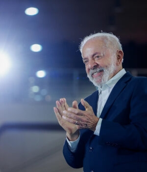 Artigo: Pulverização de candidaturas na direita pode favorecer Lula em 2026, diz jornalista