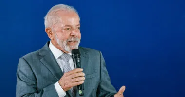 Artigo: Lula cobra ministros e diz que 2026 será o “ano da verdade”