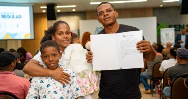 Artigo: Entrega de títulos garante segurança jurídica a 200 famílias pelo Programa Meu Imóvel Regular