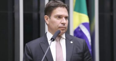 Artigo: Após condenação, ministro de Lula demite Anderson Torres e Ramagem da Polícia Federal