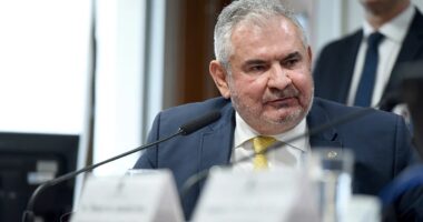 Artigo: Ângelo Coronel não descarta deixar grupo e ida para base de ACM Neto