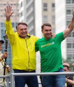 Artigo: Flávio diz que pode contar com Jair Bolsonaro em eventual governo