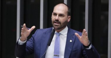 Artigo: Cassado, Eduardo faz ataques e diz que PL deixou de ser um “partido político”