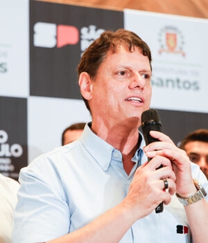 Artigo: Tarcísio diz que recusaria pedido de Bolsonaro para ser candidato à presidência