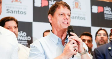 Artigo: Tarcísio diz que recusaria pedido de Bolsonaro para ser candidato à presidência