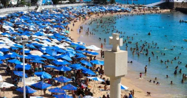 Artigo: Lei proíbe instalação antecipada de kits de praia no Porto da Barra