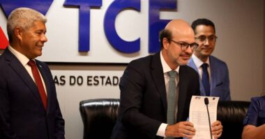 Artigo: TCE-BA empossa nova Mesa Diretora para biênio 2026-2027