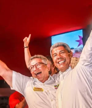 Artigo: “Trabalhando para que Camaçari também tenha esse espetáculo”, diz Caetano sobre metrô em inauguração da nova rodoviária